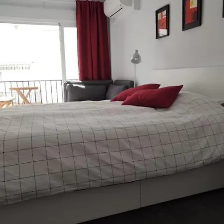 Centrally Located Studio In 2h Apartment Nerja